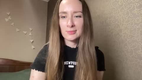 smilequeen_ online show from October 2025 06:42:02 PM