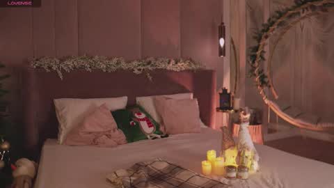 Mia online show from December 2025 09:25:01 AM