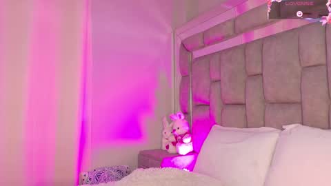 Snapshot of smiling__girl chatting on October 2025 06:08:01 PM online show from October 2025 06:08:01 PM