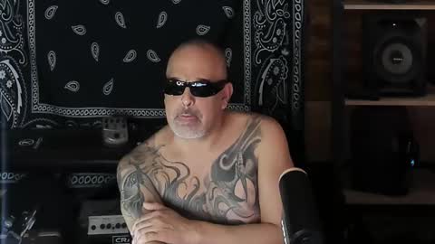 Smokey915 online show from February 2025 05:15:01 PM