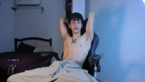 Snapshot of snakebutterfly chatting on September 2025 09:09:02 AM snakebutterfly online show from September 2025 09:09:02 AM