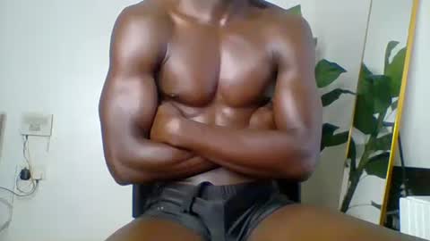 Snapshot of sneaky_link2 chatting on October 2025 04:58:01 AM papi online show from October 2025 04:58:01 AM