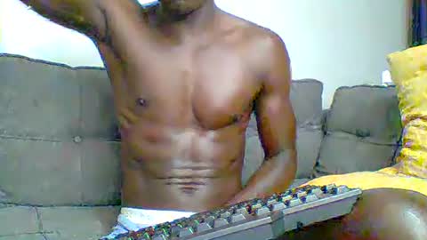 Snapshot of sneaky_link2 chatting on November 2025 06:35:02 AM papi online show from November 2025 06:35:02 AM