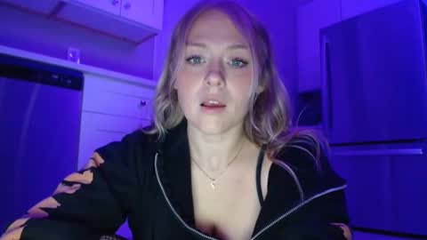 Snapshot of sneakyalicek chatting on November 2025 04:51:01 AM sneakyalicek online show from November 2025 04:51:01 AM