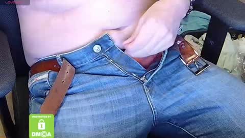 Snapshot of sneakybill82 chatting on March 2025 07:05:01 PM Sneakybill online show from March 2025 07:05:01 PM