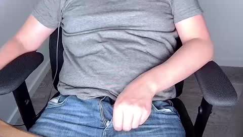 Snapshot of sneakybill82 chatting on September 2025 08:31:02 PM Sneakybill online show from September 2025 08:31:02 PM