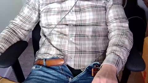 Snapshot of sneakybill82 chatting on October 2025 08:42:02 PM Sneakybill online show from October 2025 08:42:02 PM