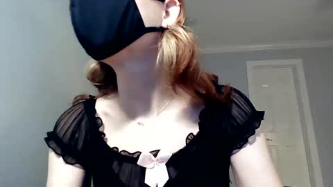 Snapshot of snuggle_b0t chatting on March 2025 07:08:02 AM snuggle_b0t online show from March 2025 07:08:02 AM