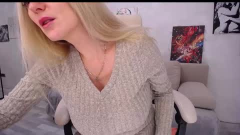 Snapshot of so_sexy_monna chatting on January 2025 06:20:01 PM Monna online show from January 2025 06:20:01 PM