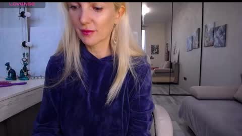 Snapshot of so_sexy_monna chatting on October 2025 12:34:02 PM Monna online show from October 2025 12:34:02 PM