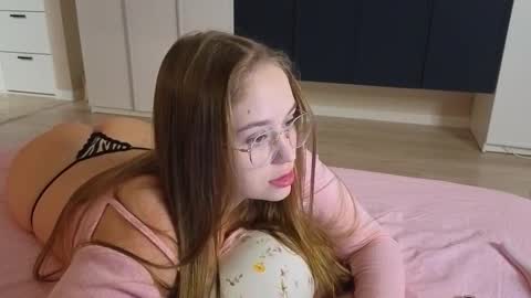 Snapshot of sofaris chatting on December 2025 06:24:02 PM Sophy online show from December 2025 06:24:02 PM