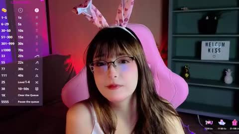 Soffie online show from October 2025 08:22:01 AM