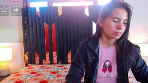 soffy and mia online show from November 2025 12:48:01 PM