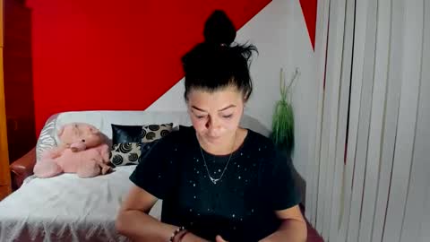 Soffy online show from September 2025 03:32:02 AM
