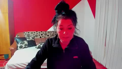 Snapshot of soffy_skye chatting on November 2025 07:51:02 AM Soffy online show from November 2025 07:51:02 AM