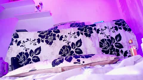 Sofia online show from February 2025 06:04:01 AM