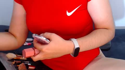 sofi rojas online show from November 2025 12:10:01 AM