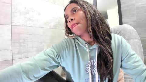 sofia86379 online show from December 2024 01:06:01 PM