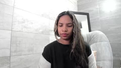 sofia86379 online show from December 2024 01:49:01 PM