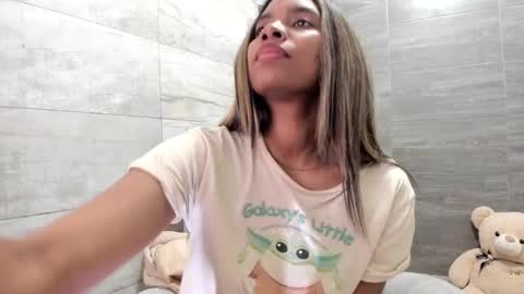 sofia86379 online show from December 2024 10:37:01 PM