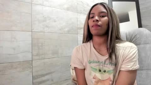 sofia86379 online show from December 2024 01:43:02 PM