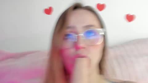     online show from February 2025 04:03:01 AM
