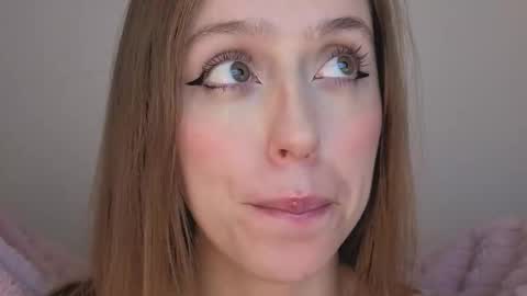     online show from October 2025 03:59:02 AM