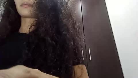 Snapshot of sofia_resiliente chatting on November 2025 11:16:02 PM SOFIA online show from November 2025 11:16:02 PM