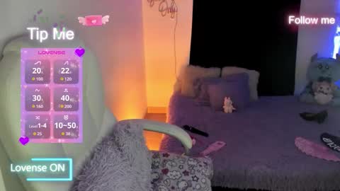 Snapshot of sofia_thomson_t chatting on September 2025 09:53:02 AM Sofia Thomson online show from September 2025 09:53:02 AM