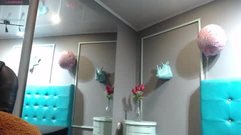 Sofa online show from February 2025 11:10:02 AM