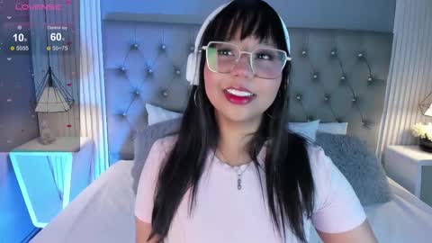 Snapshot of sofiadanss chatting on October 2025 11:33:02 AM Sofia online show from October 2025 11:33:02 AM