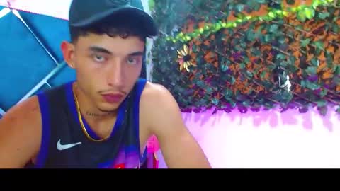 Sofia y santiago online show from September 2025 07:03:02 PM