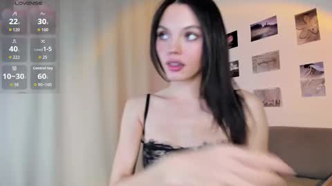 Snapshot of sofiasimons chatting on November 2025 03:05:01 AM Sofia online show from November 2025 03:05:01 AM