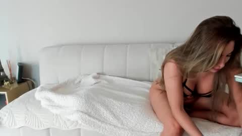 Snapshot of sofiaskyy chatting on October 2025 09:34:02 PM SOFIA online show from October 2025 09:34:02 PM