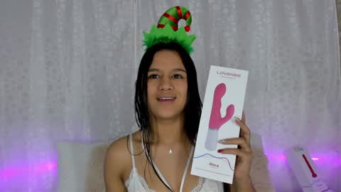 Snapshot of sofiaxmiller chatting on December 2024 12:20:02 AM Danna Sofia online show from December 2024 12:20:02 AM
