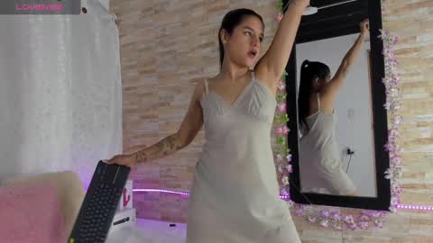 Snapshot of sofiaxmiller chatting on January 2025 01:11:01 AM Danna Sofia online show from January 2025 01:11:01 AM