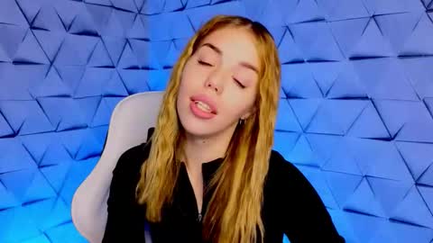 Sofie online show from September 2025 02:14:01 AM