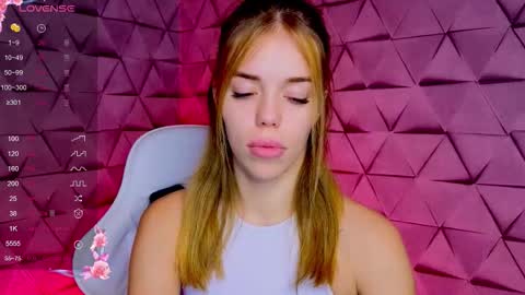 Sofie online show from September 2025 03:32:02 AM