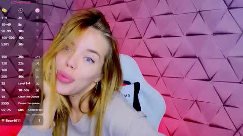 Sofie online show from September 2025 02:06:01 AM