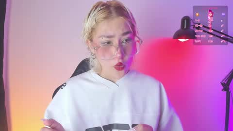 Snapshot of sofii_uwu_ chatting on February 2025 12:11:01 PM Sofii online show from February 2025 12:11:01 PM