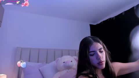 Sofia online show from September 2025 04:27:02 AM