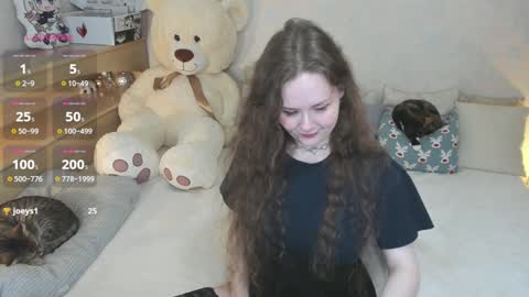 Mia online show from December 2024 08:15:01 PM