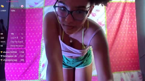 Snapshot of softbby123 chatting on December 2024 01:43:01 AM Chloe Kiwi online show from December 2024 01:43:01 AM