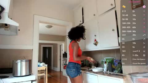 Snapshot of softbby123 chatting on September 2025 06:40:01 PM Chloe Kiwi online show from September 2025 06:40:01 PM