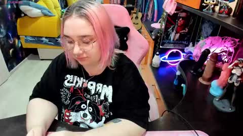 Snapshot of softie_sofy chatting on October 2025 02:01:02 AM Sofie online show from October 2025 02:01:02 AM