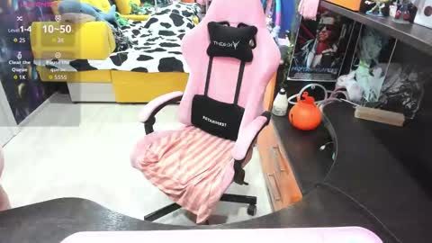 Snapshot of softie_sofy chatting on November 2025 03:08:02 AM Sofie online show from November 2025 03:08:02 AM