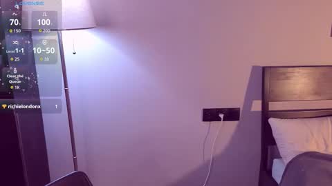 Snapshot of softt_kitty chatting on October 2025 05:13:02 PM Emily online show from October 2025 05:13:02 PM