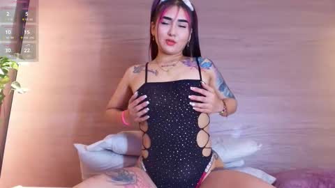 Snapshot of sol_monroe chatting on September 2025 05:12:02 PM Sol online show from September 2025 05:12:02 PM