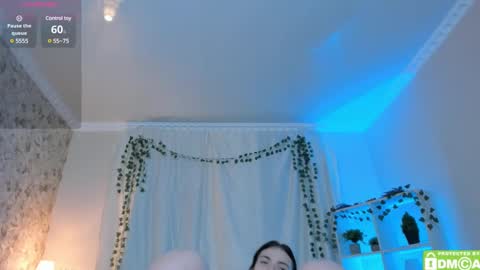 Luna online show from February 2025 03:40:01 PM