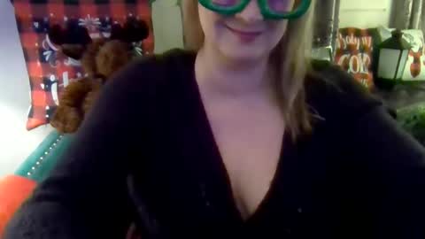 solesticia online show from December 2024 11:03:02 PM